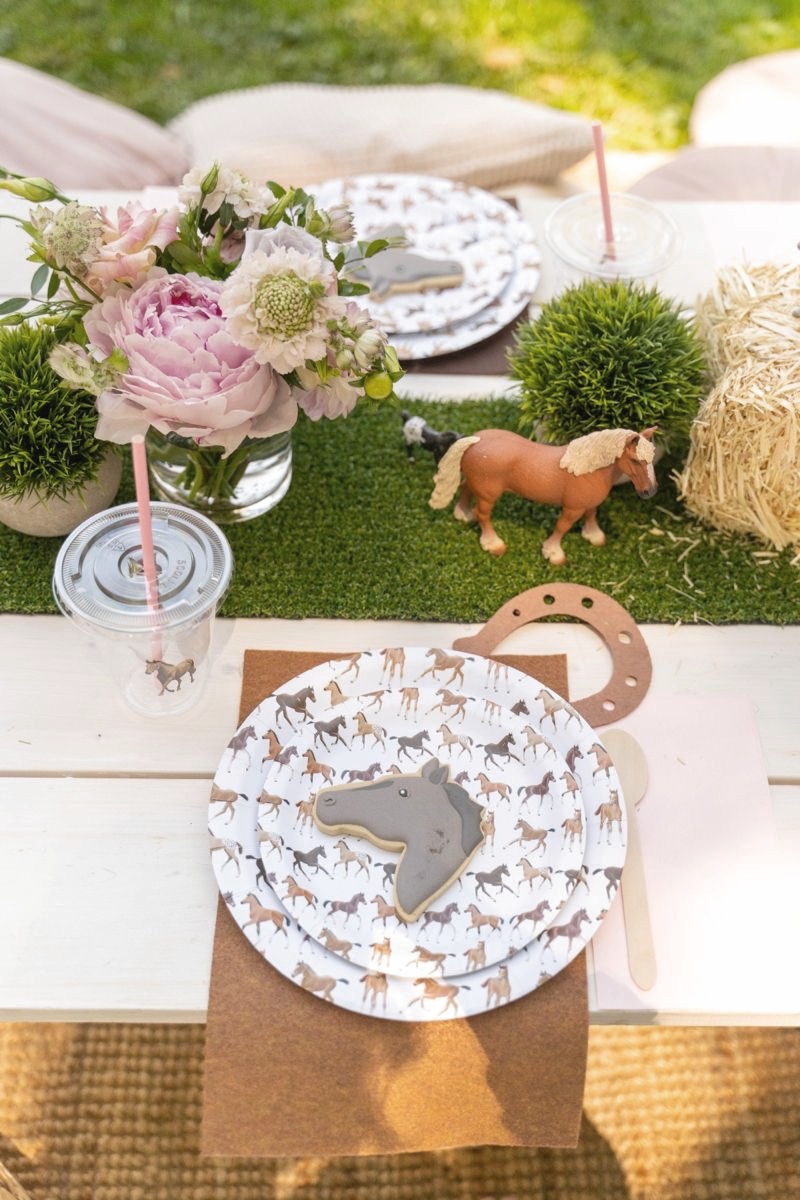 Horse Party — detail